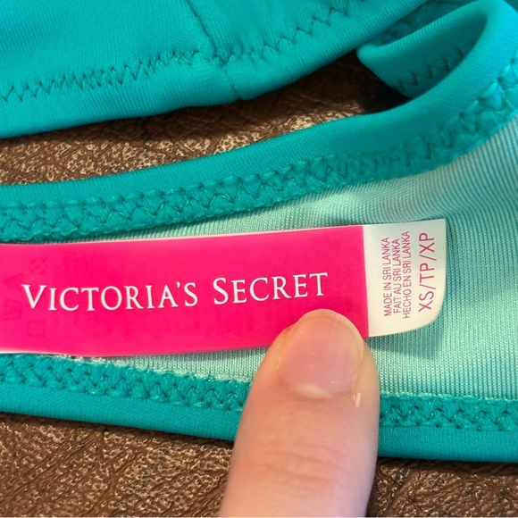 Victoria’s Secret Blue and Pink Patterned Strapless Bikini Swimsuit Set S XS - Picture 3 of 4